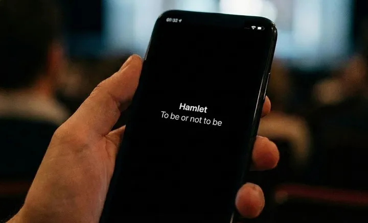 Subtitles Without Borders: Empowering Flexible Performance Spaces with BYOD